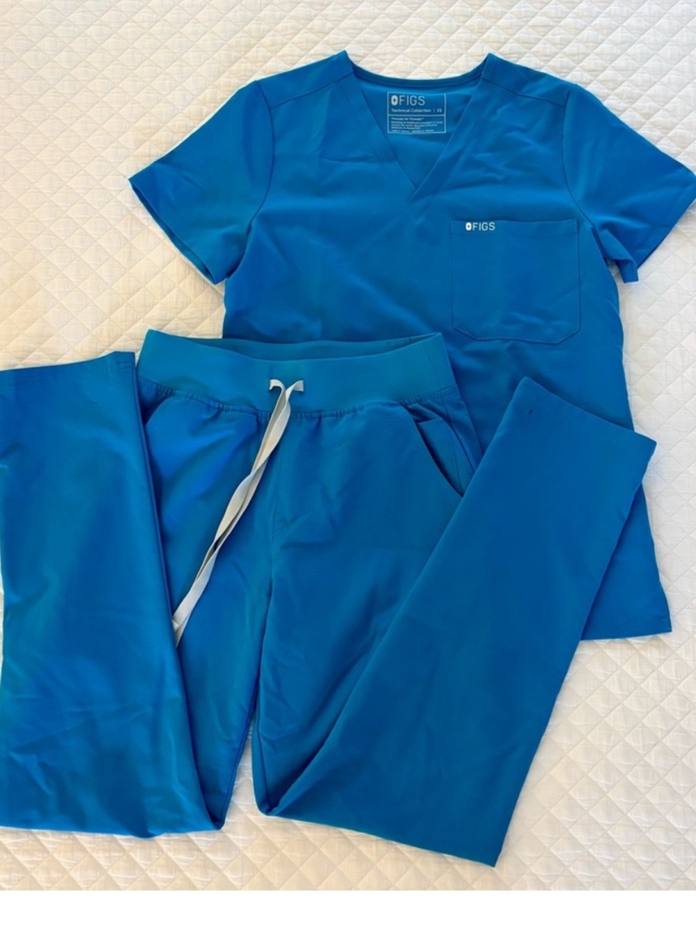 Figs Scrub Set Aqua Bright Blue XS Top and Small Bottoms